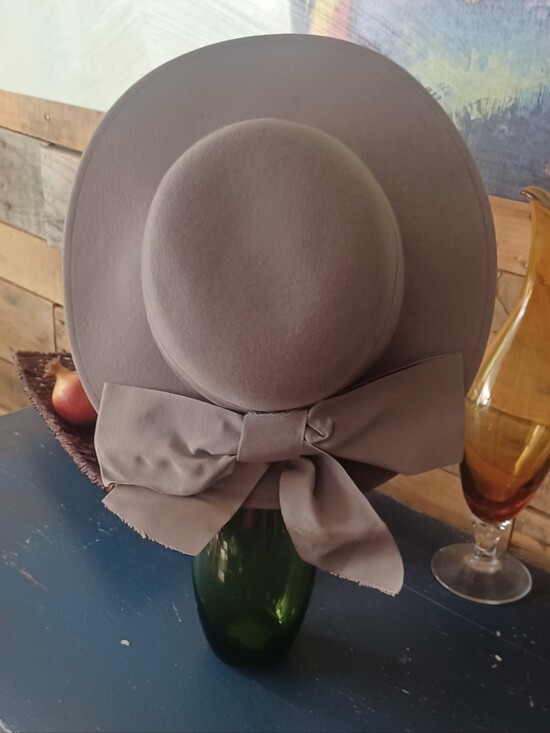 Arlin Accessories - Vintage Women's Wide Brim Bow Fedora Hat in Taupe